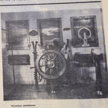 Autentiškos garlaivio „Tungus“ vairinės detalės – šturvalas, noktauzas su kompasu, mašinų telegrafas, komandų perdavimo vamzdžiai, šturmano dėžės ir iliuminatoriai – Jūrų skyriaus ekspozicijoje. 1976 m. rugsėjo 7 d. Lietuvos žvejys